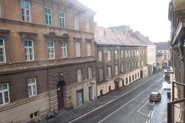 Gallery - Mezzanine Apartments