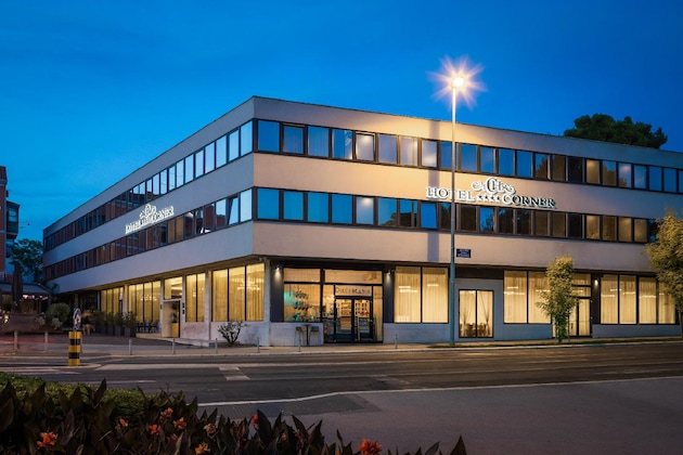 Gallery - Hotel Corner