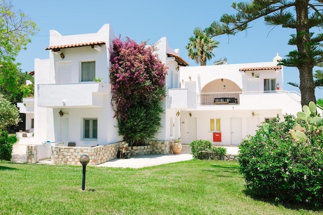 Gallery - Ampavris Family Apartments