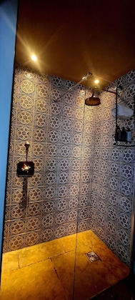 Gallery - Le Petit Chateau & William De Percy