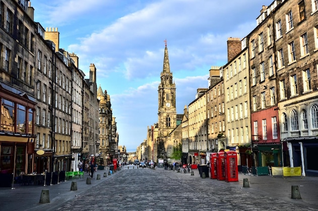 Gallery - The Lane Hotel