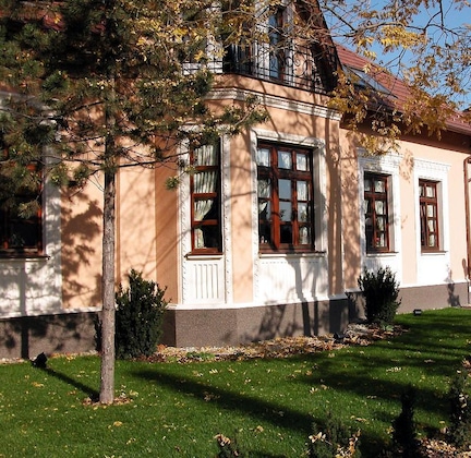 Gallery - Villa Rosa Restaurant & Pension