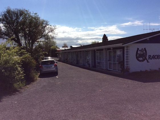 Gallery - Racecourse Motel