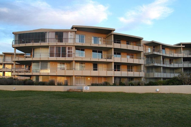 Gallery - Lagoon Beach 202