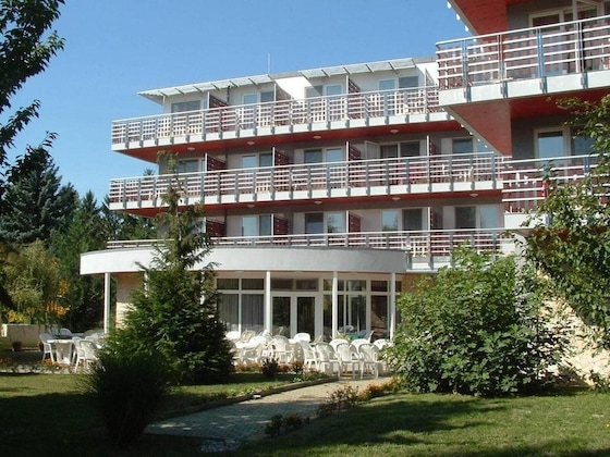 Gallery - Well Hotel