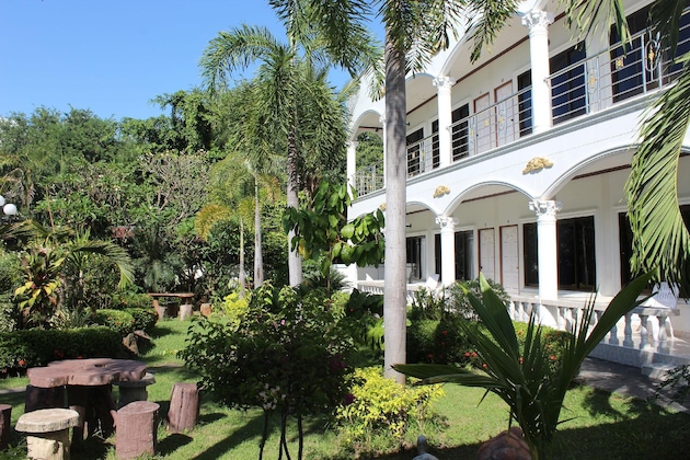 Gallery - White Elephant Resort