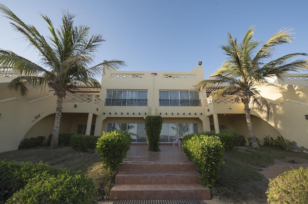 Gallery - La Fontaine Lagoon Resort