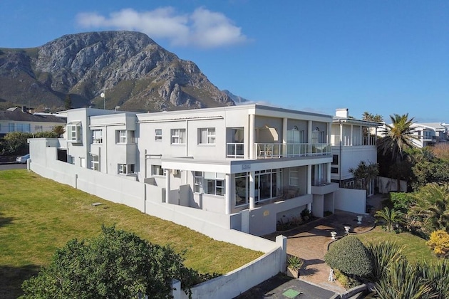 Gallery - Hermanus Beachfront Lodge