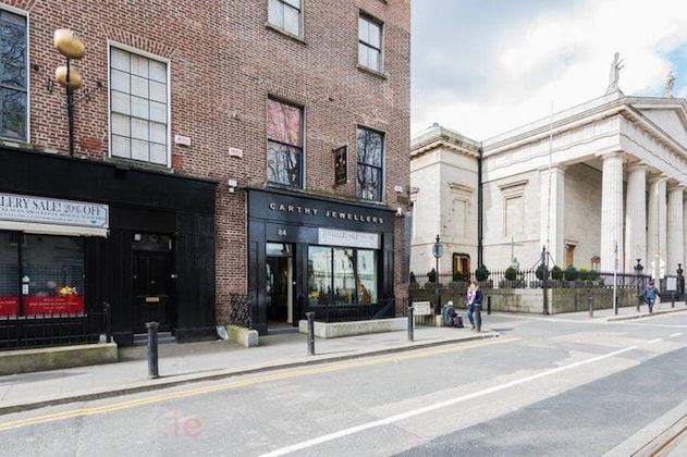 Gallery - Metrostays - O'Connell Street 85-3