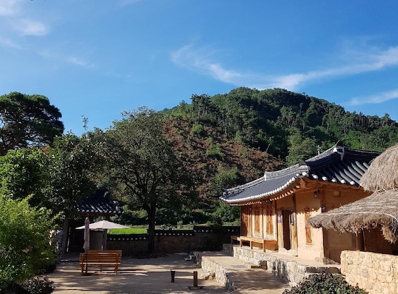 Gallery - Jukheon Traditional House