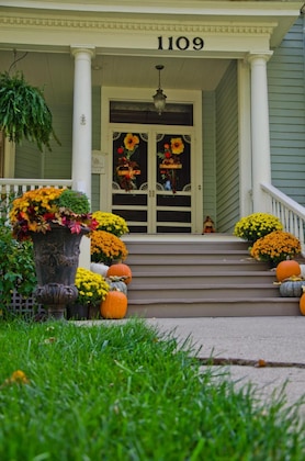 Gallery - Blessings On State Bed & Breakfast