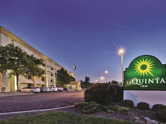 Gallery - La Quinta Inn & Suites By Wyndham Cleveland - Airport North