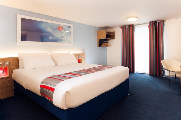 Gallery - Travelodge Maidenhead Central