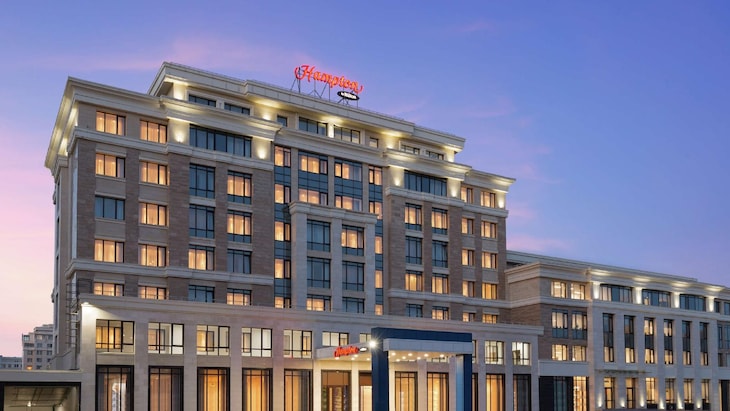 Gallery - Hampton By Hilton Astana Triumphal Arch