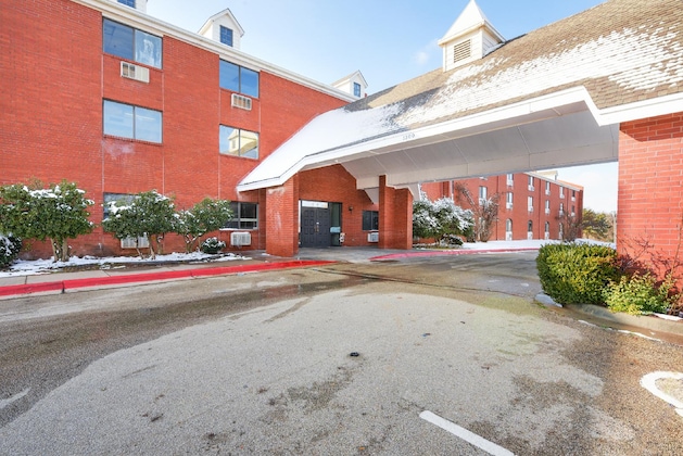 Gallery - Oyo Hotel Edmond - University Of Central Oklahoma