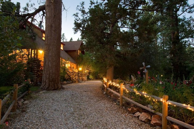 Gallery - Gold Mountain Manor Bed And Breakfast