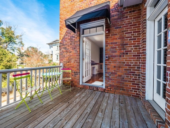 Gallery - Front Street Inn