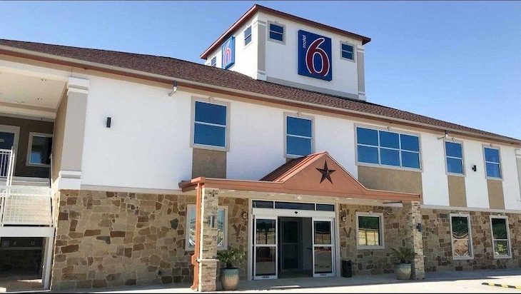 Gallery - Motel 6 Houston, TX - North