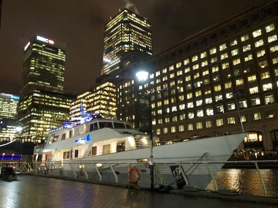 Gallery - Absolute Pleasure Yacht