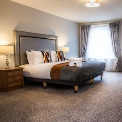 Gallery - Longcourt House Hotel