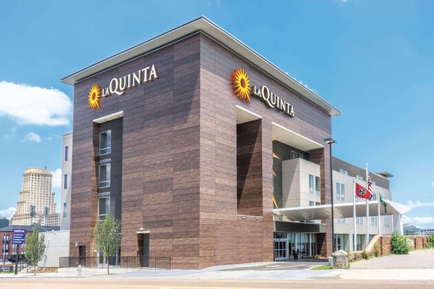 Gallery - La Quinta Inn & Suites By Wyndham Memphis Downtown