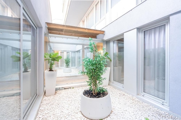 Gallery - Serennia Business Center