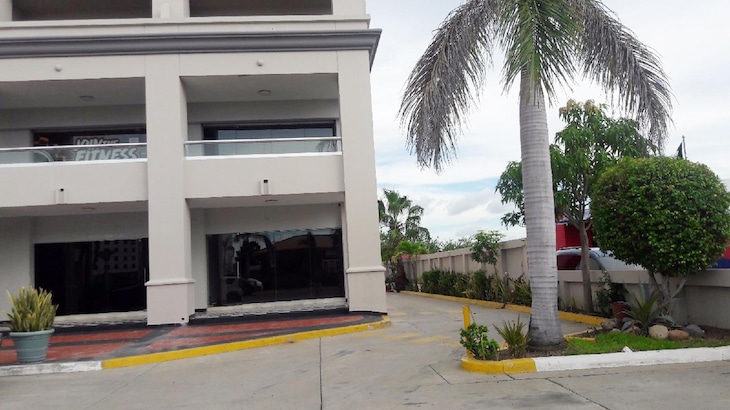 Gallery - Marina Suites
