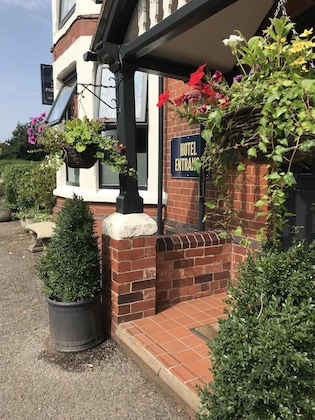 Gallery - Rowton Poplars Hotel