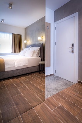 Gallery - Level Luxury Suites