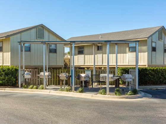 Gallery - Crystal Tower 1702