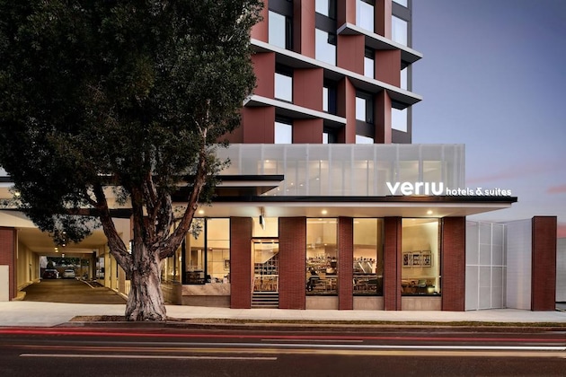 Gallery - Veriu Green Square