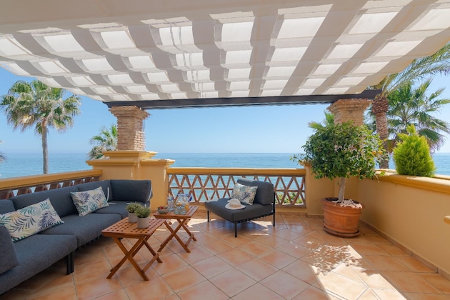 Gallery - Super Front Line Location Apartment - Heated Pool