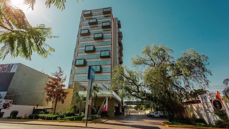 Gallery - Hilton Garden Inn Leon