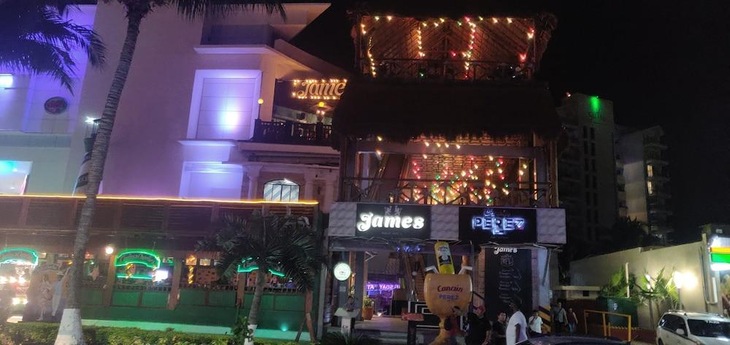 Gallery - Paradise Beachfront & Nightlife Heart