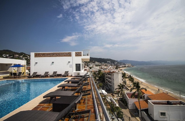 Gallery - The Paramar Beachfront Boutique Hotel - Downtown Malecon