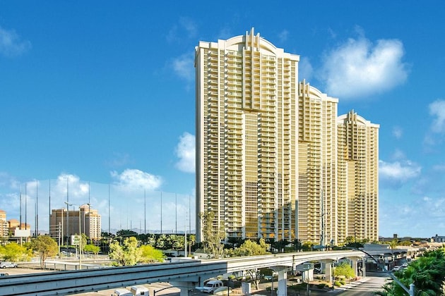 Gallery - Signature Condos