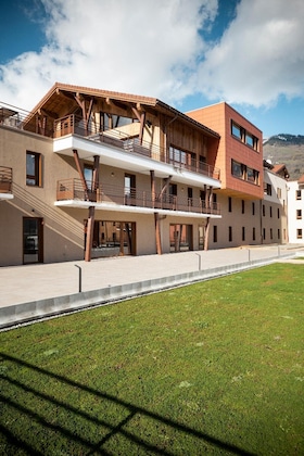 Gallery - Hotel Base Camp Lodge