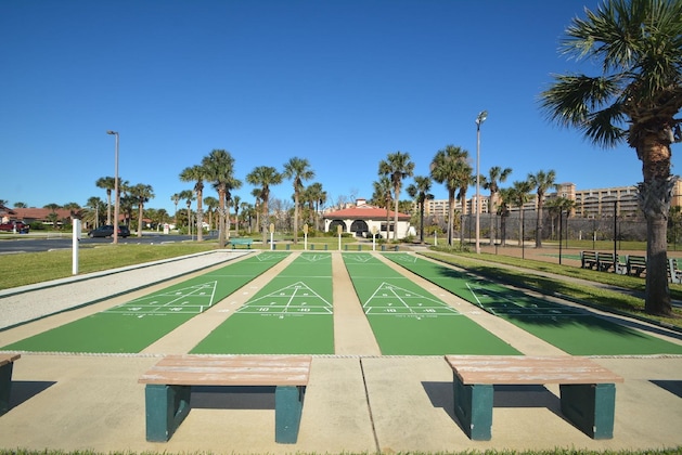 Gallery - Surf Club I, 1405