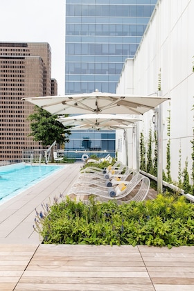 Gallery - Hall Arts Hotel Dallas, Curio Collection By Hilton