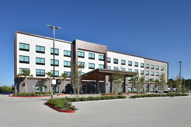 Gallery - Holiday Inn Express & Suites Houston North - Woodlands Area, an IHG Hotel