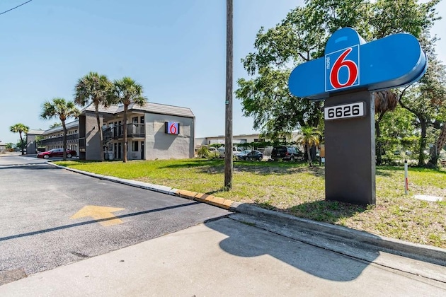 Gallery - Motel 6 Tampa, Fl