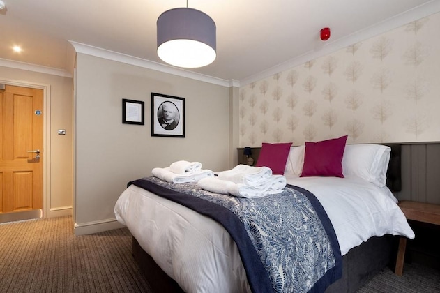 Gallery - The Eaton Oak