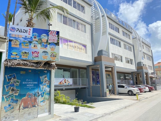 Gallery - Studios Rooftop Pool & Beach