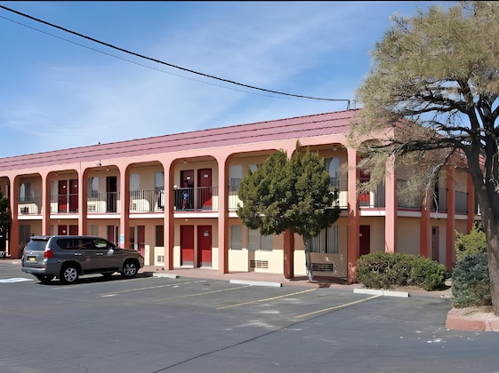 Gallery - Tree Inn & Suites Albuquerque.