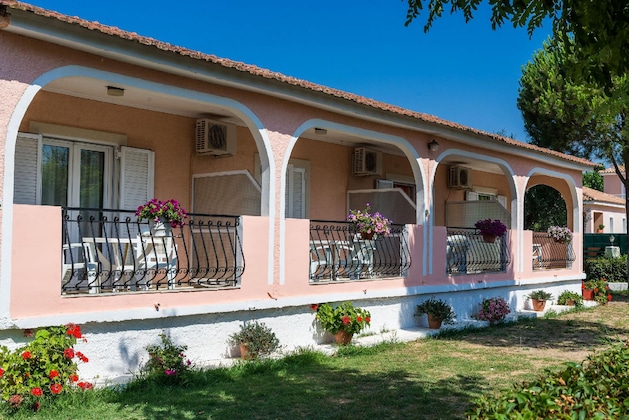 Gallery - Roussa's Studios And Apartments