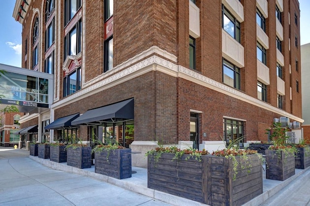 Gallery - Hilton Garden Inn Kalamazoo Downtown