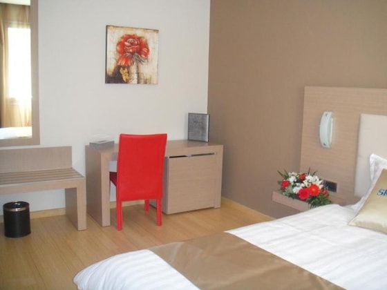 Gallery - Sky 2 Hotel
