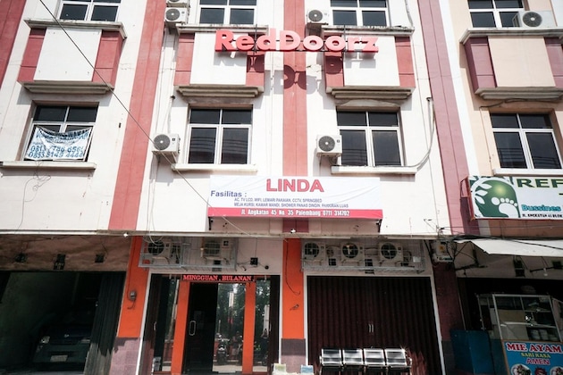 Gallery - Reddoorz Near Palembang Square Mall 2
