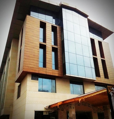 Gallery - Regenta Central Point
