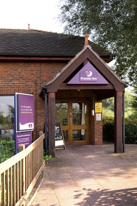 Gallery - Premier Inn West Bromwich Town Centre (New Square)